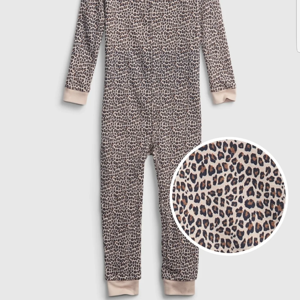 Baby Gap Leopard Print Ribbed Zip‎ Front Sleeper Pajamas 18-24 Months NEW